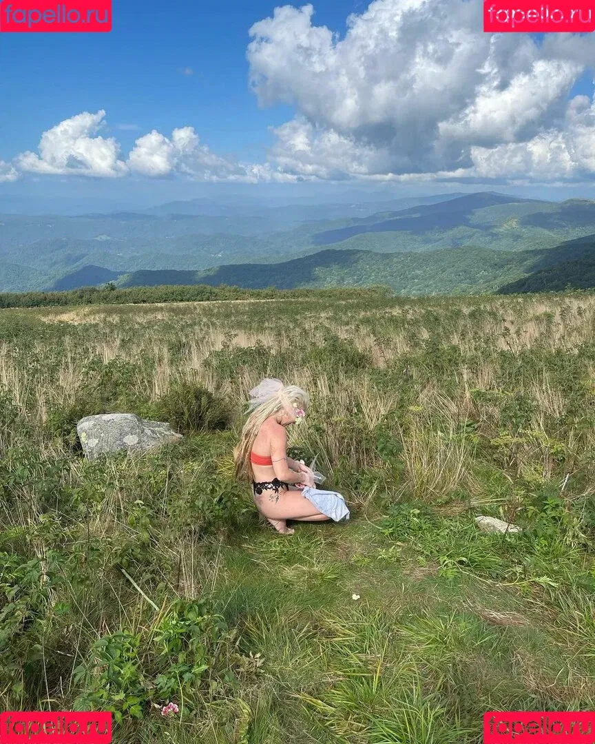 ElIZAGRACEMUSIC / Eliza Grace / elizaxograce Onlyfans Photo Gallery 