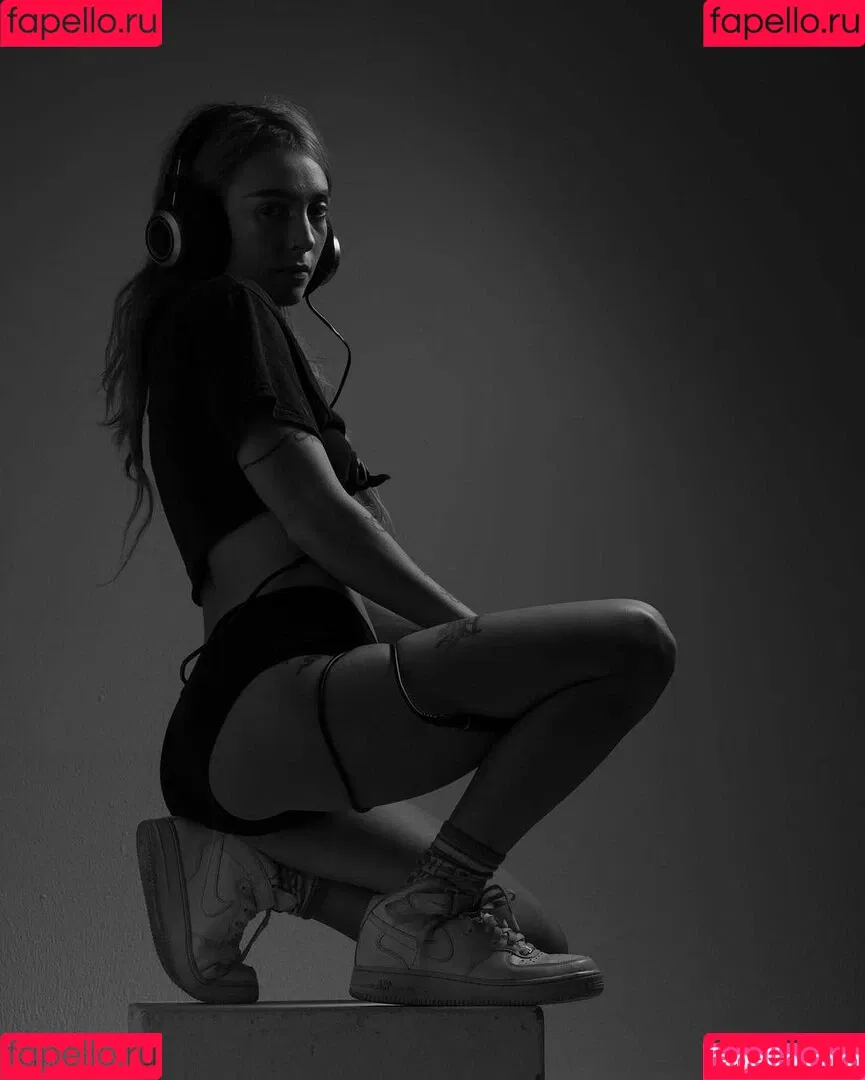 ElIZAGRACEMUSIC / Eliza Grace / elizaxograce Onlyfans Photo Gallery 