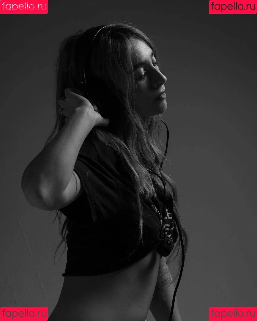 ElIZAGRACEMUSIC / Eliza Grace / elizaxograce Onlyfans Photo Gallery 