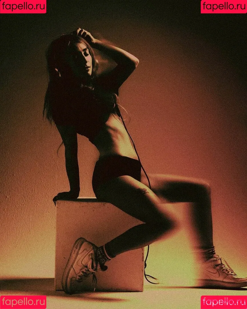 ElIZAGRACEMUSIC / Eliza Grace / elizaxograce Onlyfans Photo Gallery 