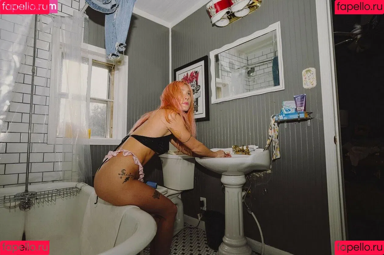 ElIZAGRACEMUSIC / Eliza Grace / elizaxograce Onlyfans Photo Gallery 