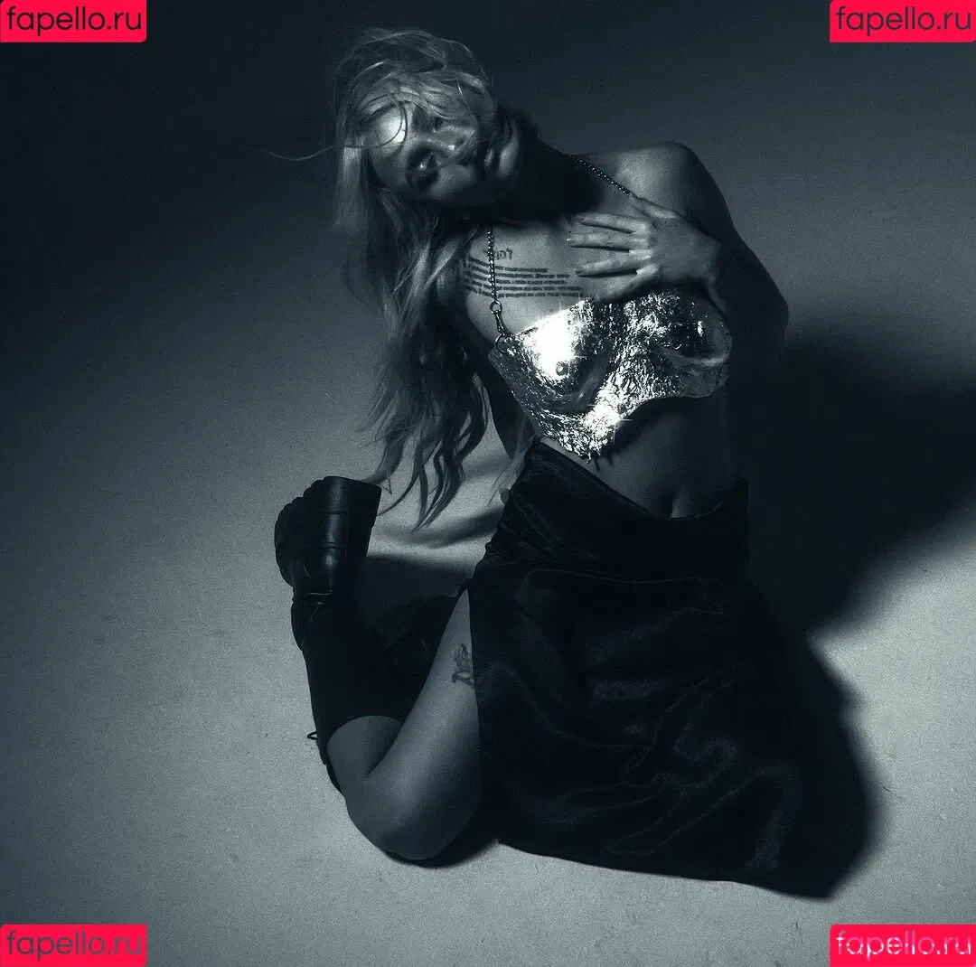 ElIZAGRACEMUSIC / Eliza Grace / elizaxograce Onlyfans Photo Gallery 