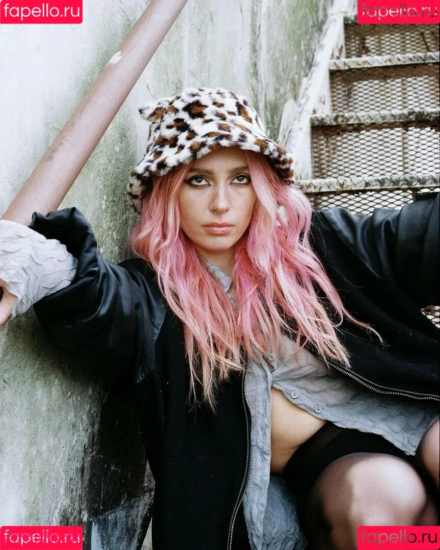 ElIZAGRACEMUSIC / Eliza Grace / elizaxograce Onlyfans Photo Gallery 