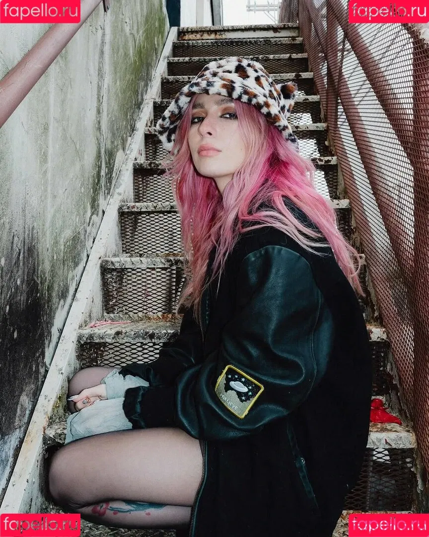 ElIZAGRACEMUSIC / Eliza Grace / elizaxograce Onlyfans Photo Gallery 