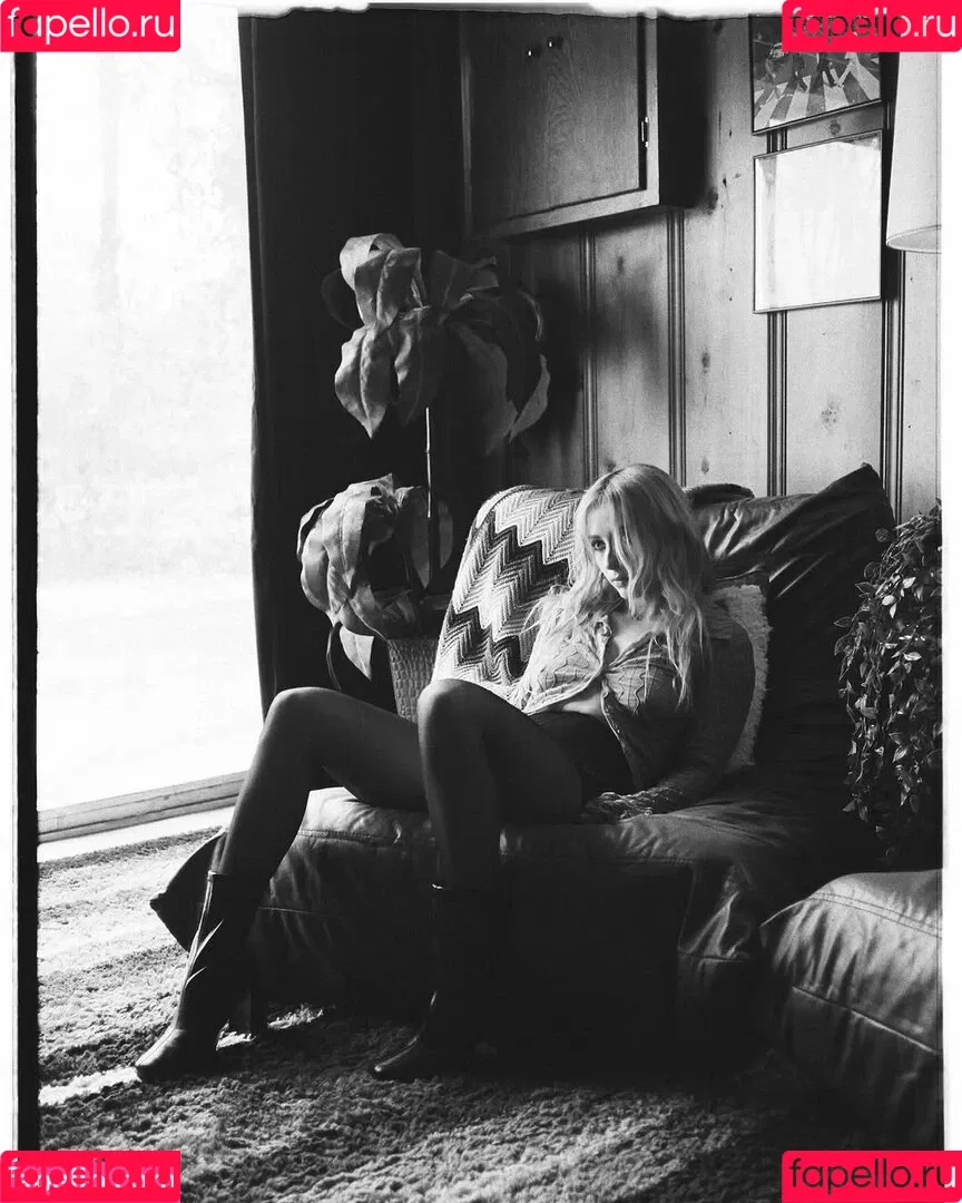 ElIZAGRACEMUSIC / Eliza Grace / elizaxograce Onlyfans Photo Gallery 