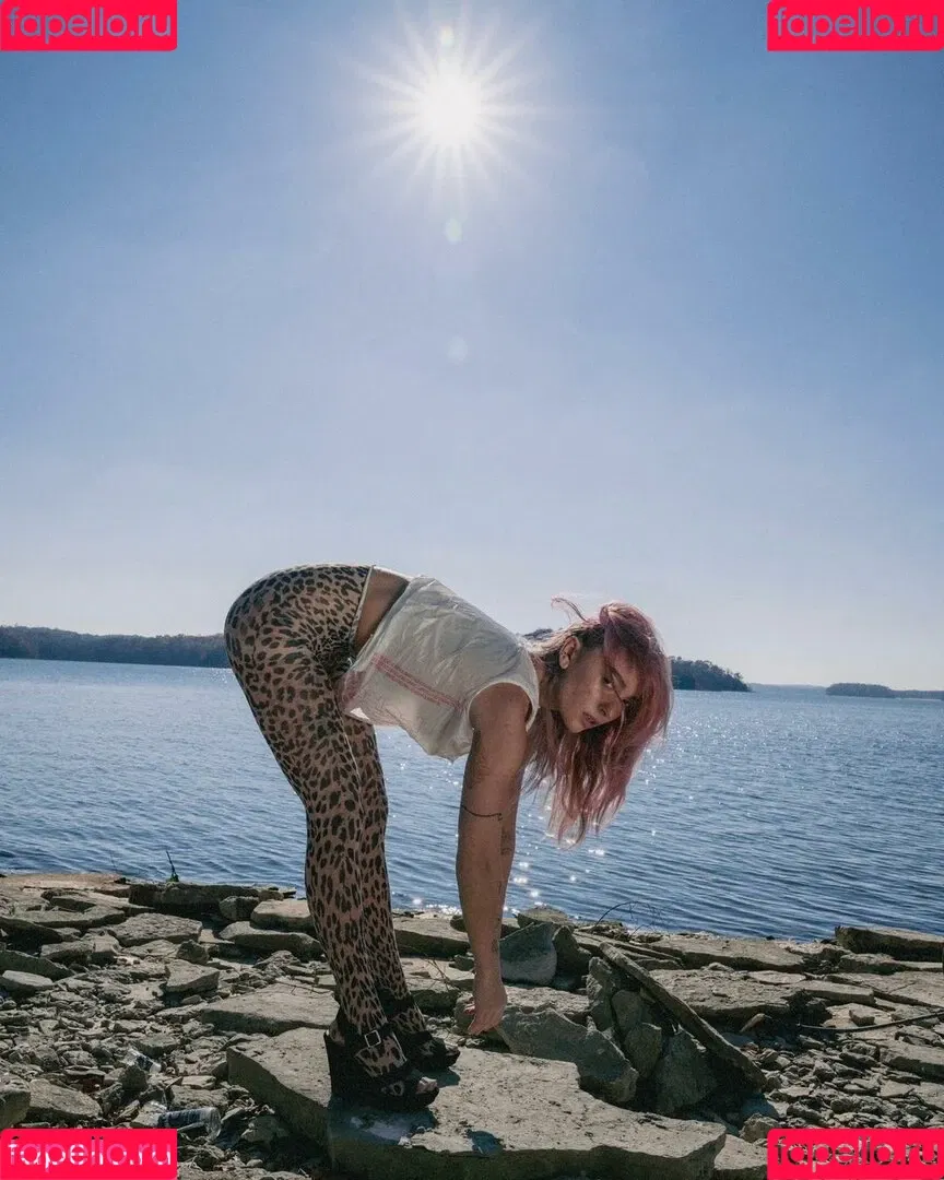 ElIZAGRACEMUSIC / Eliza Grace / elizaxograce Onlyfans Photo Gallery 