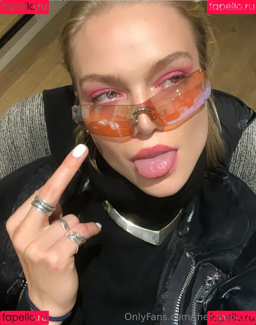 theravebitch Onlyfans Photo Gallery 