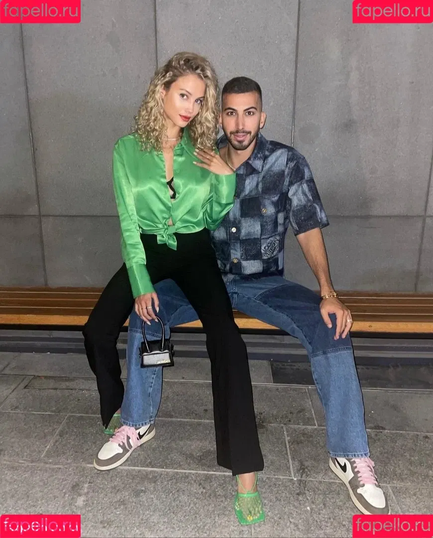 Rose Bertram / rose_bertram Onlyfans Photo Gallery 