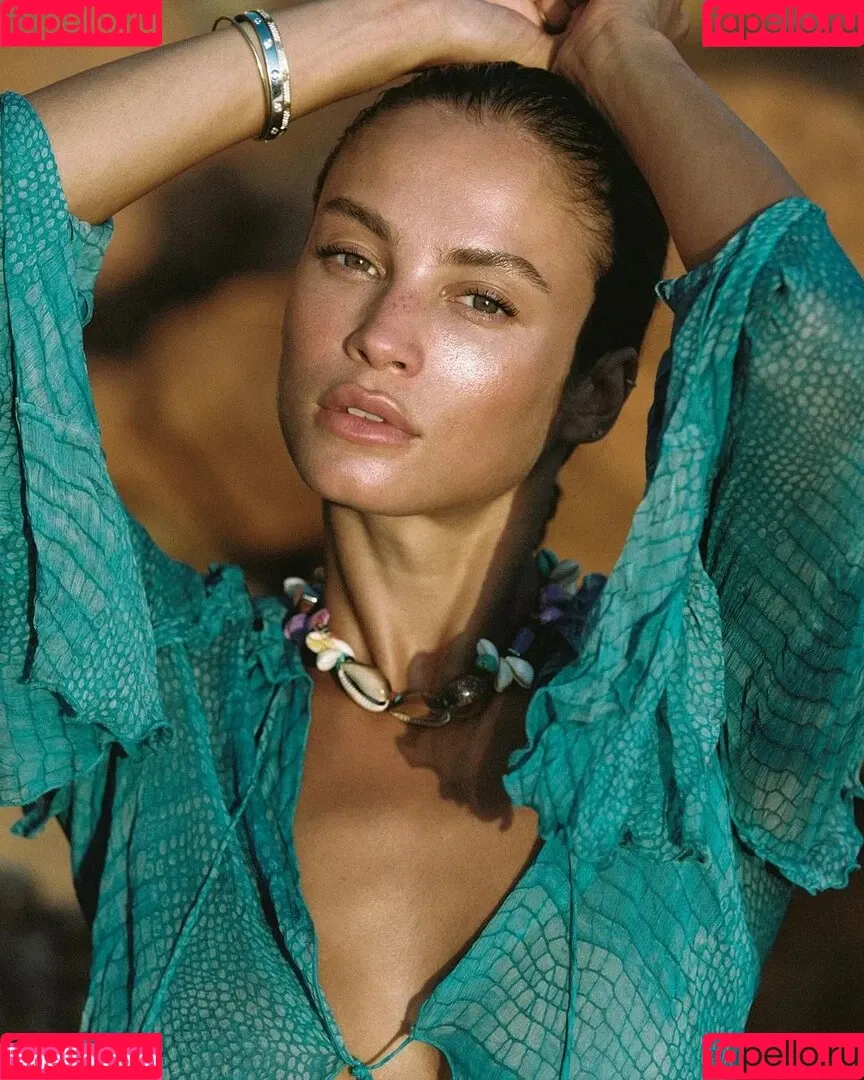 Rose Bertram / rose_bertram Onlyfans Photo Gallery 