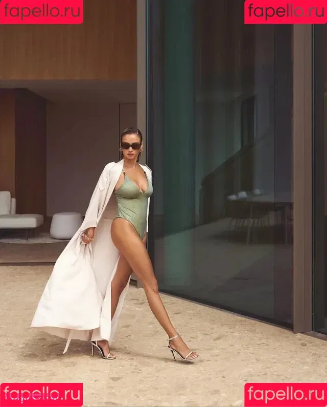 Rose Bertram / rose_bertram Onlyfans Photo Gallery 