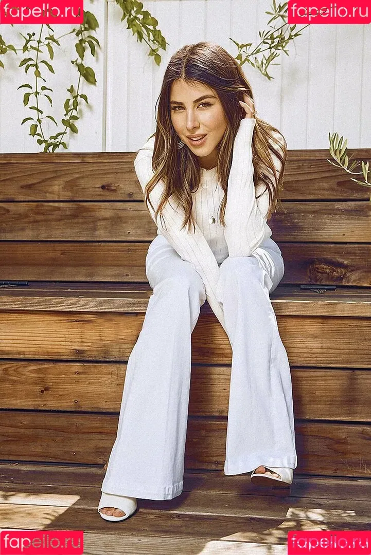 Daniella Monet / daniellamonet Onlyfans Photo Gallery 