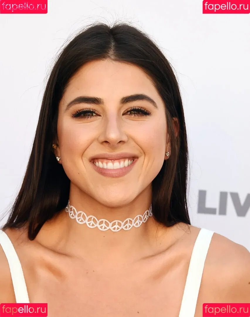 Daniella Monet / daniellamonet Onlyfans Photo Gallery 