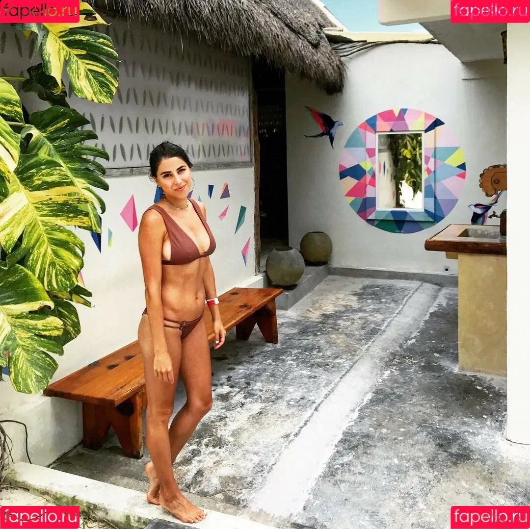 Daniella Monet / daniellamonet Onlyfans Photo Gallery 