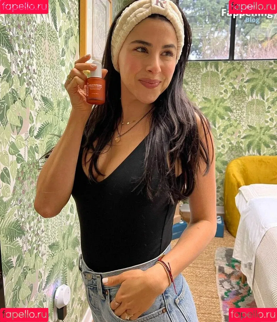 Daniella Monet / daniellamonet Onlyfans Photo Gallery 