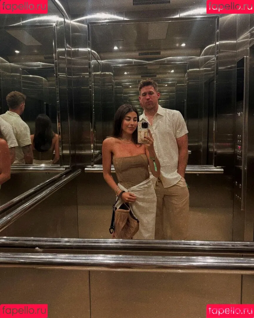 Daniella Monet / daniellamonet Onlyfans Photo Gallery 