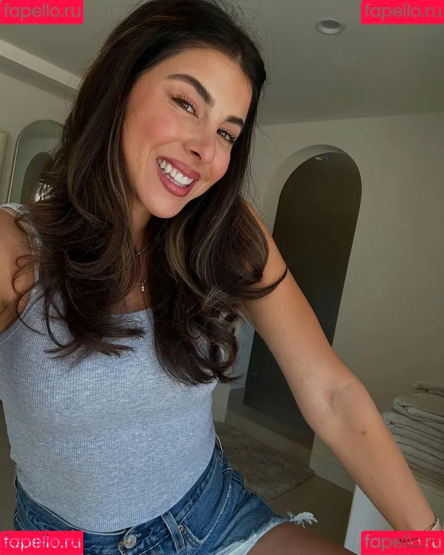 Daniella Monet / daniellamonet Onlyfans Photo Gallery 