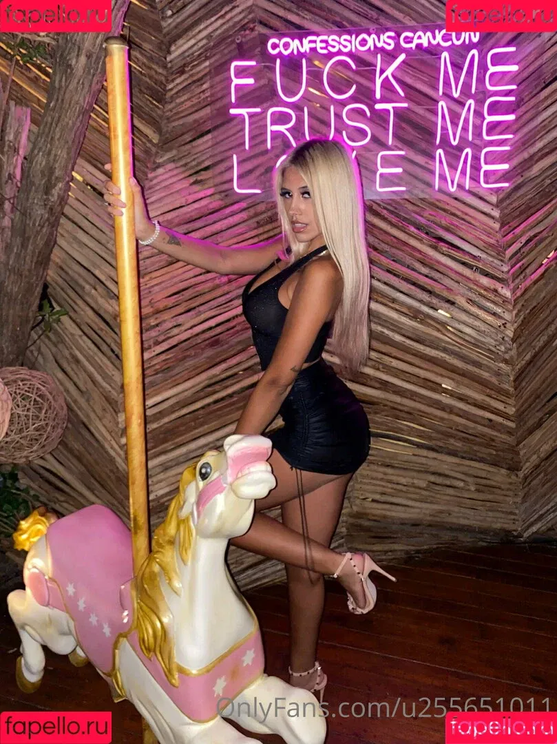 victoriagucci / victoriaguccilosio Onlyfans Photo Gallery 