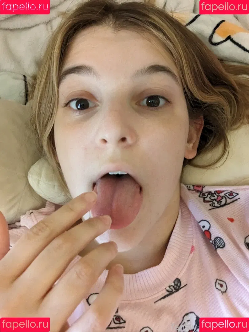 Cute Kinky F18 / Ebee7 / ebee07 Onlyfans Photo Gallery 