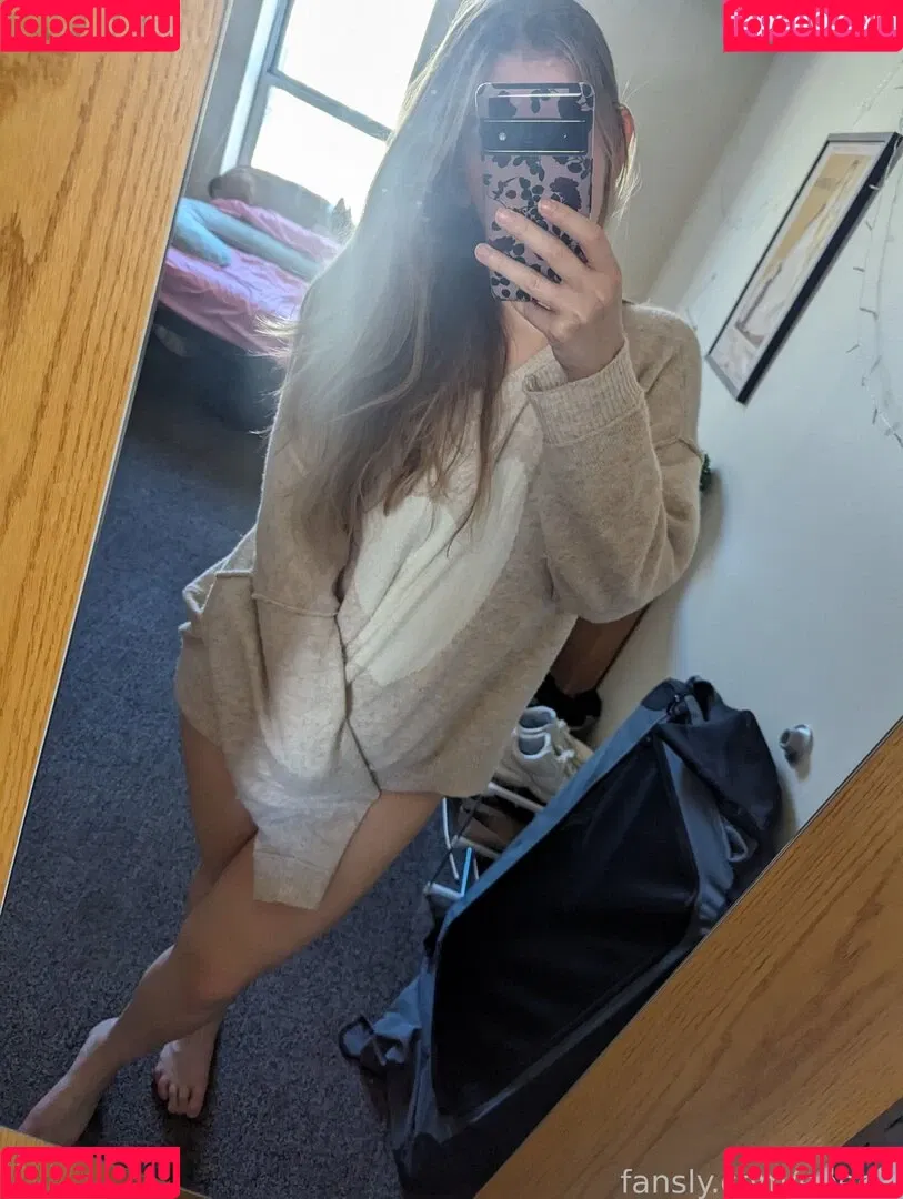 Cute Kinky F18 / Ebee7 / ebee07 Onlyfans Photo Gallery 