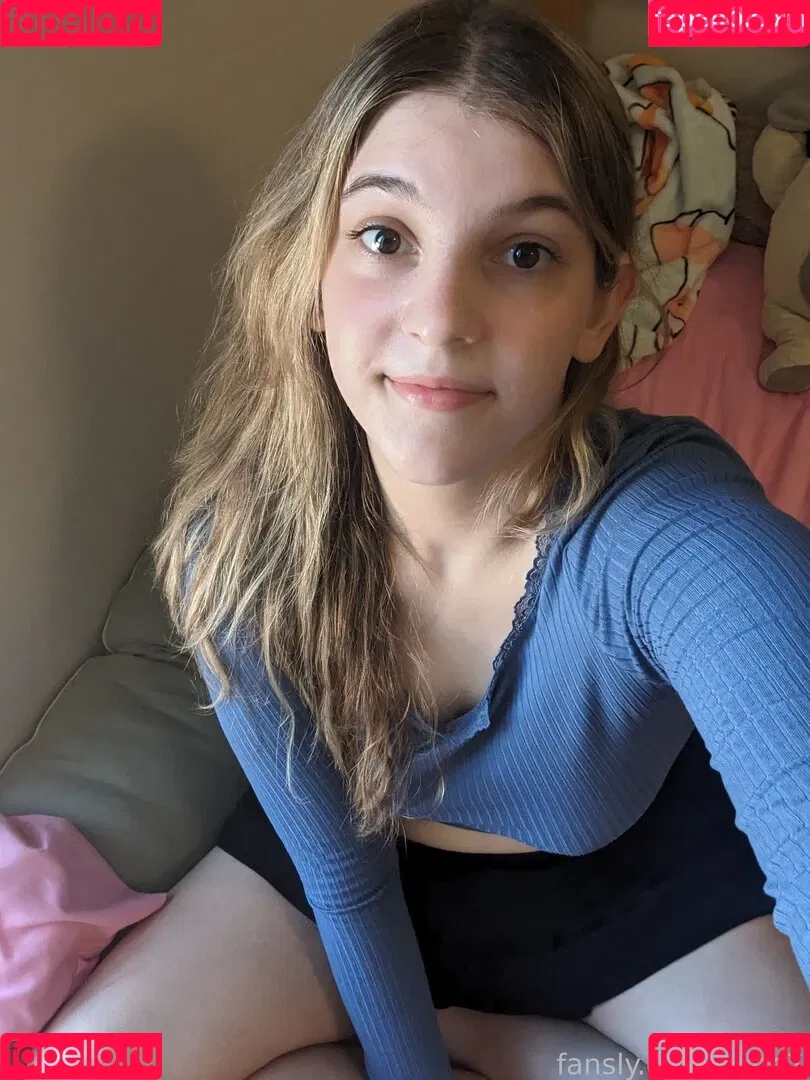 Cute Kinky F18 / Ebee7 / ebee07 Onlyfans Photo Gallery 