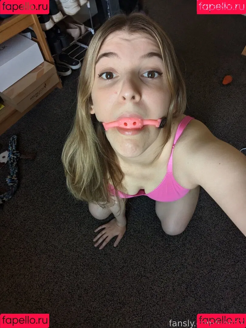 Cute Kinky F18 / Ebee7 / ebee07 Onlyfans Photo Gallery 