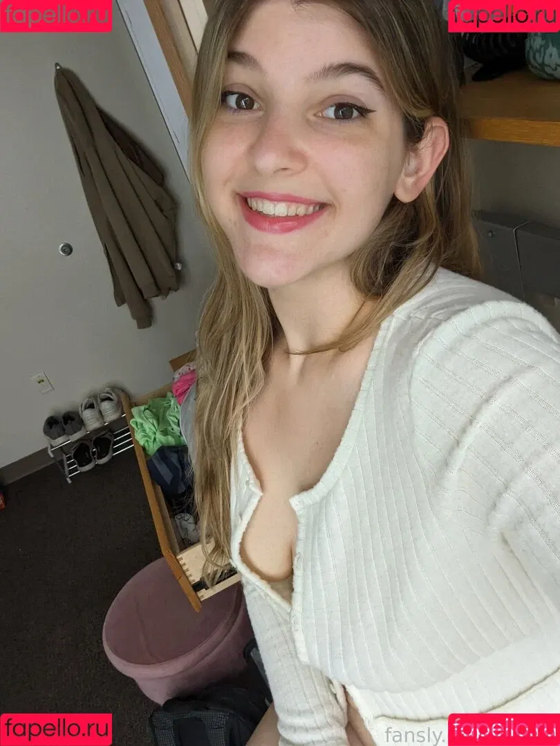 Cute Kinky F18 / Ebee7 / ebee07 Onlyfans Photo Gallery 