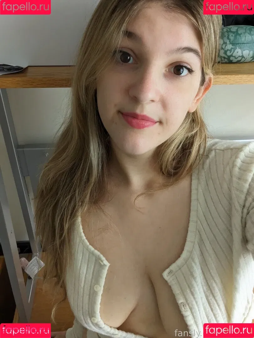 Cute Kinky F18 / Ebee7 / ebee07 Onlyfans Photo Gallery 