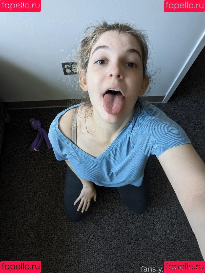 Cute Kinky F18 / Ebee7 / ebee07 Onlyfans Photo Gallery 