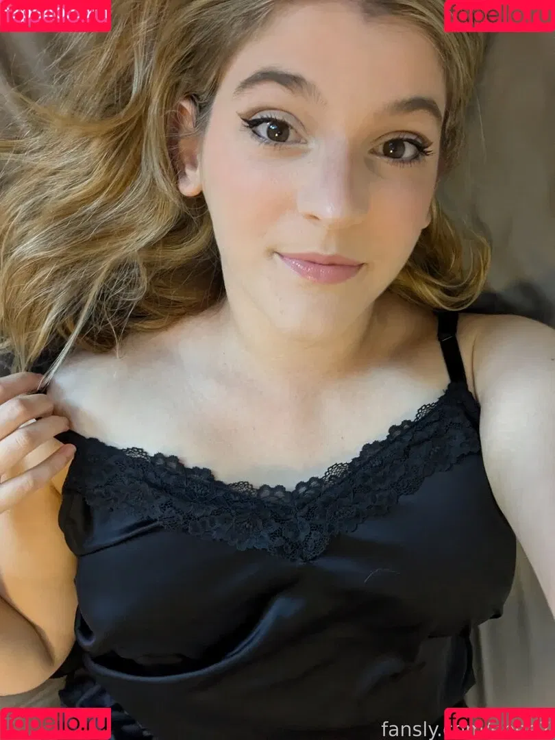 Cute Kinky F18 / Ebee7 / ebee07 Onlyfans Photo Gallery 