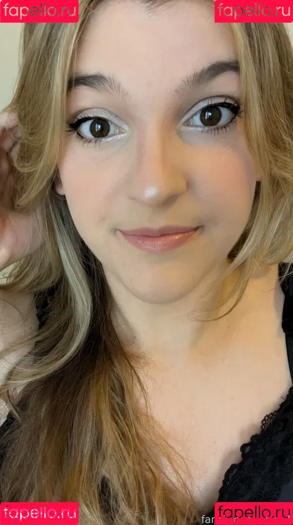 Cute Kinky F18 / Ebee7 / ebee07 Onlyfans Photo Gallery 