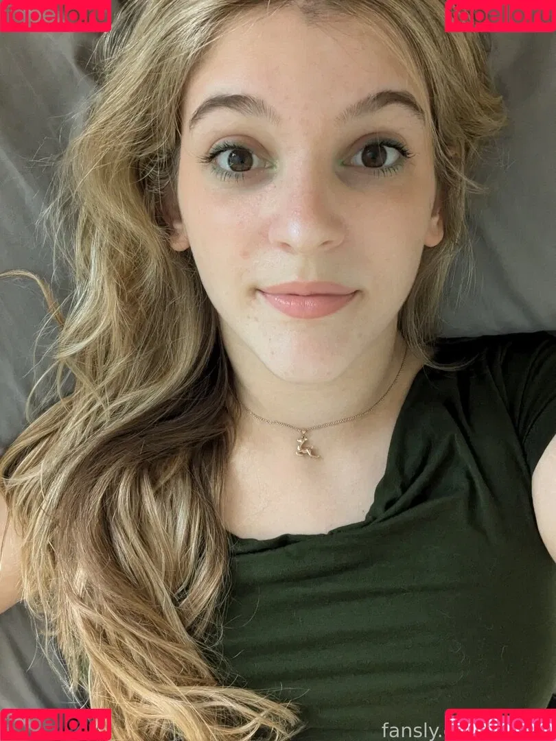 Cute Kinky F18 / Ebee7 / ebee07 Onlyfans Photo Gallery 