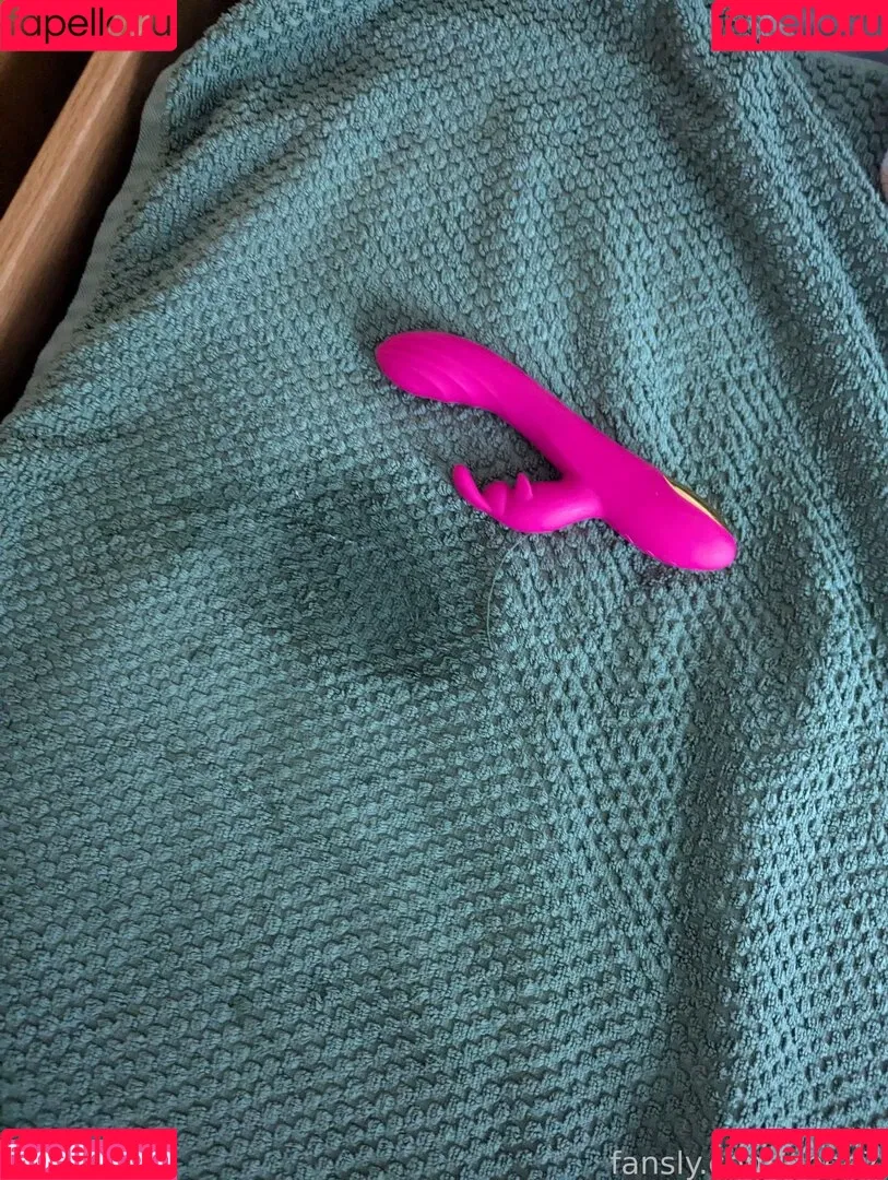 Cute Kinky F18 / Ebee7 / ebee07 Onlyfans Photo Gallery 