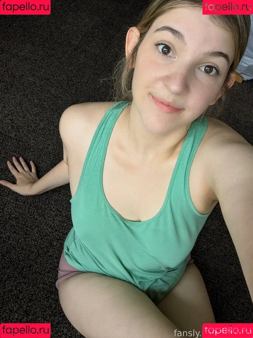 Cute Kinky F18 / Ebee7 / ebee07 Onlyfans Photo Gallery 