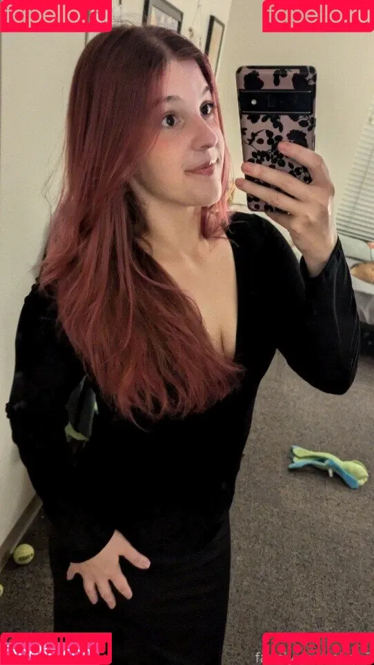 Cute Kinky F18 / Ebee7 / ebee07 Onlyfans Photo Gallery 