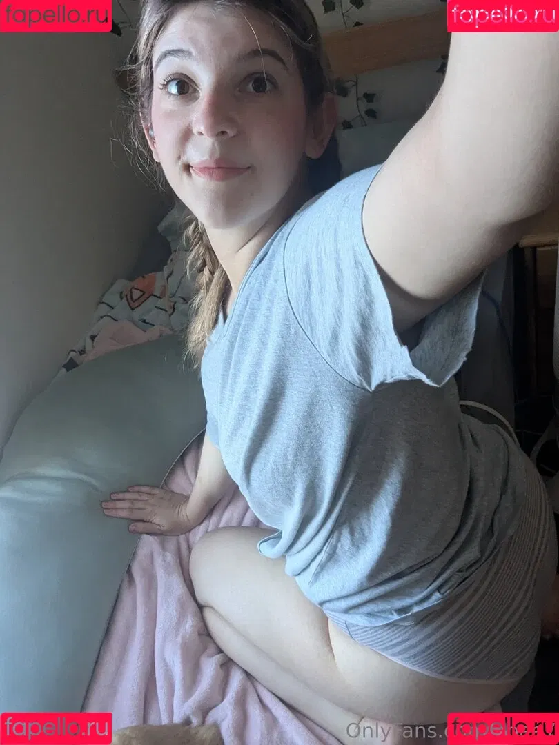 Cute Kinky F18 / Ebee7 / ebee07 Onlyfans Photo Gallery 