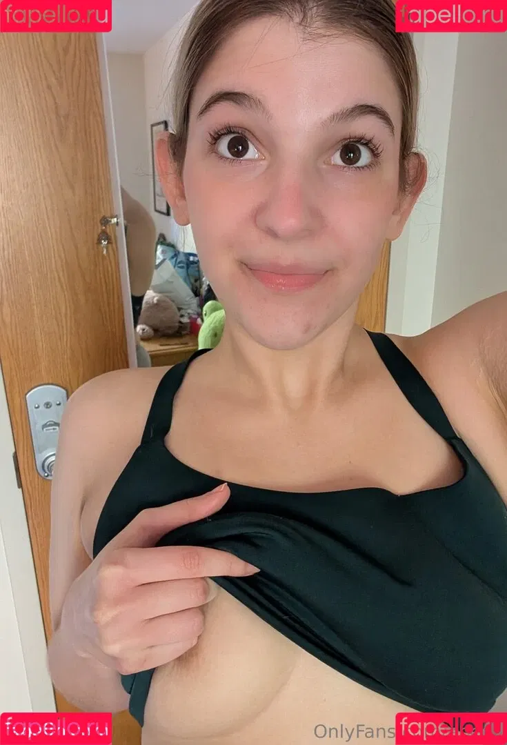 Cute Kinky F18 / Ebee7 / ebee07 Onlyfans Photo Gallery 