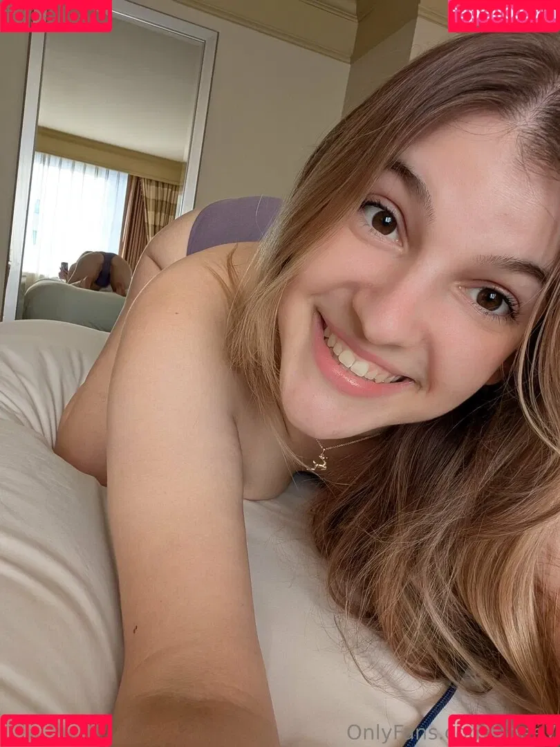 Cute Kinky F18 / Ebee7 / ebee07 Onlyfans Photo Gallery 