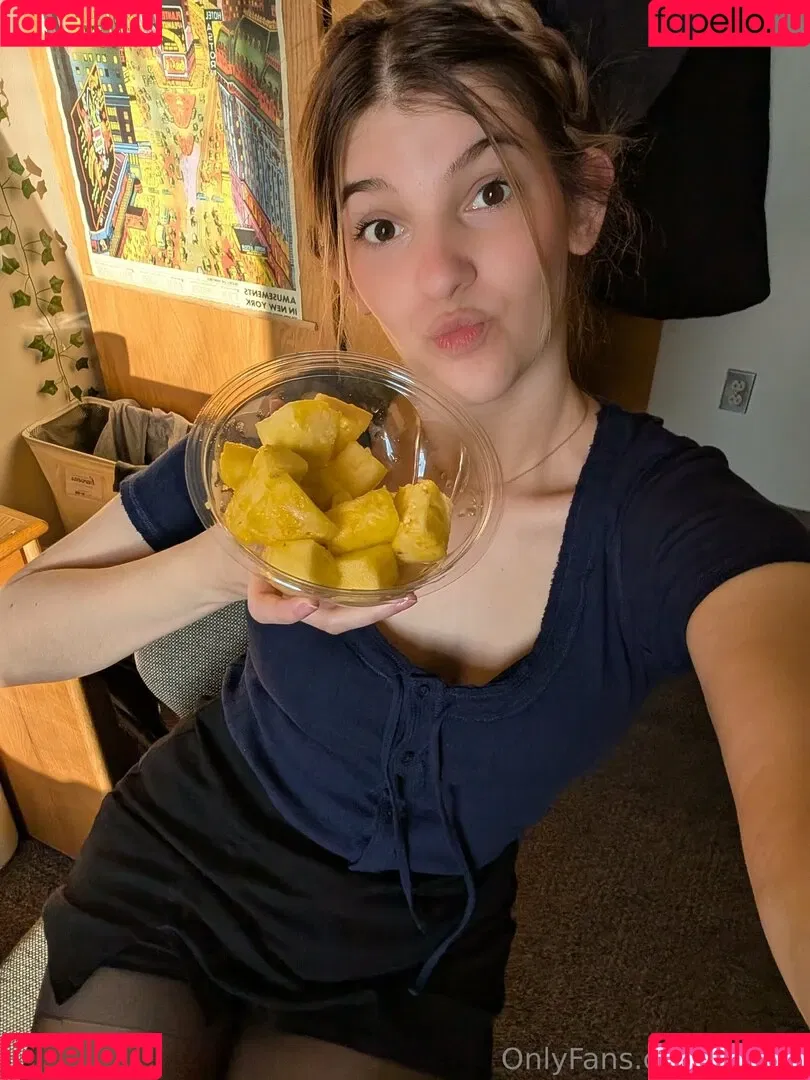 Cute Kinky F18 / Ebee7 / ebee07 Onlyfans Photo Gallery 