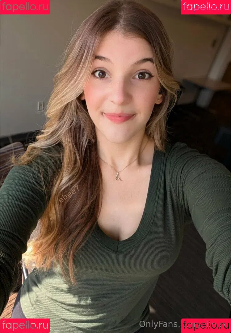 Cute Kinky F18 / Ebee7 / ebee07 Onlyfans Photo Gallery 