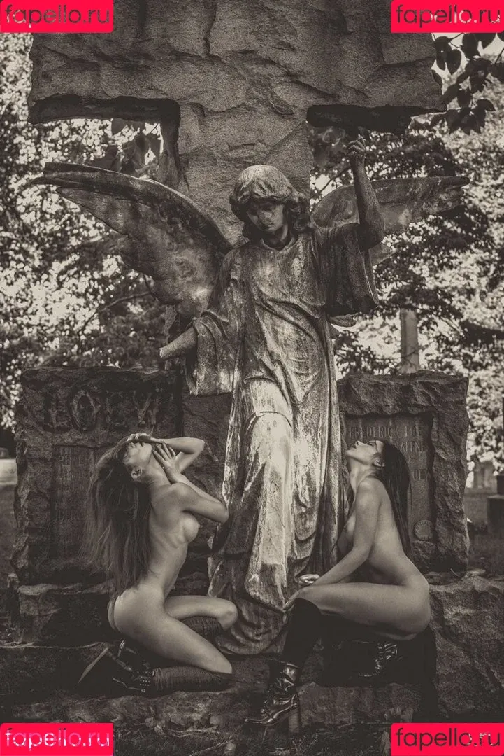 June / _junexo / june_aila / mothandrust / mothcorrupts Onlyfans Photo Gallery 