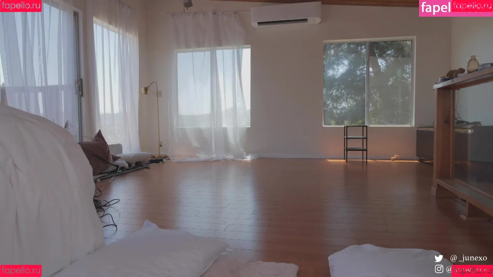 June / _junexo / june_aila / mothandrust / mothcorrupts Onlyfans Photo Gallery 