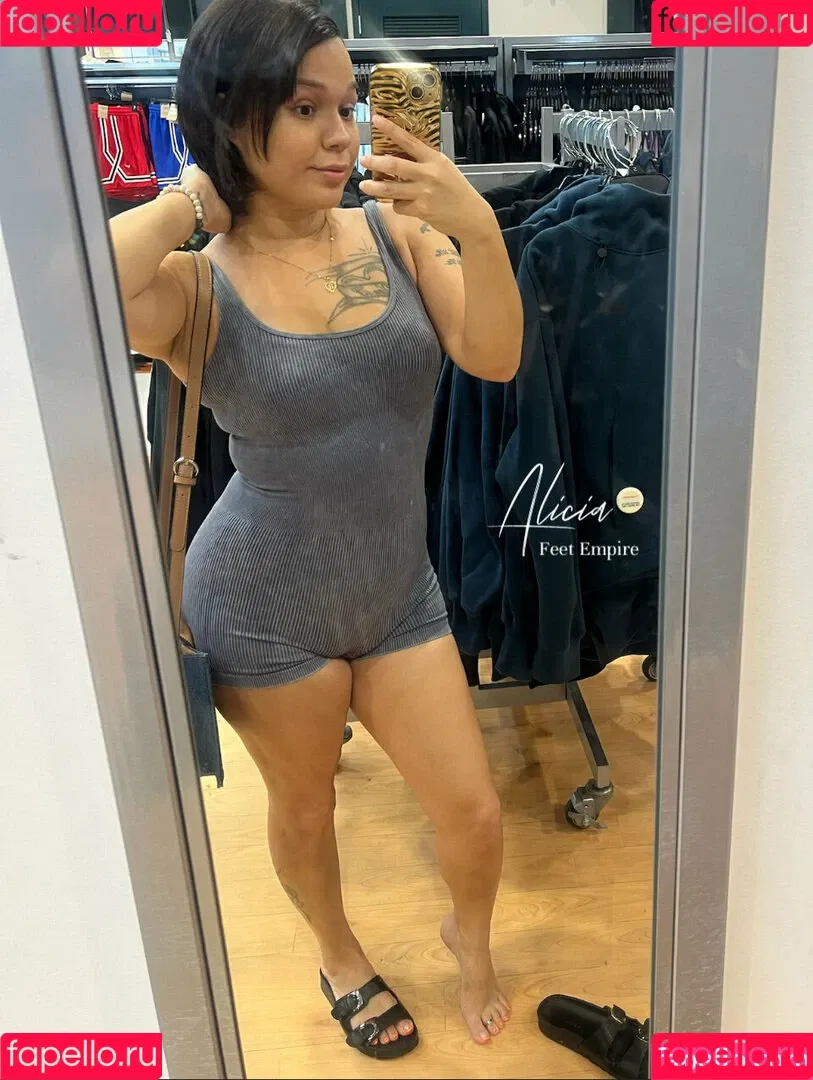 lillianlovefeet / lillianlovely Onlyfans Photo Gallery 