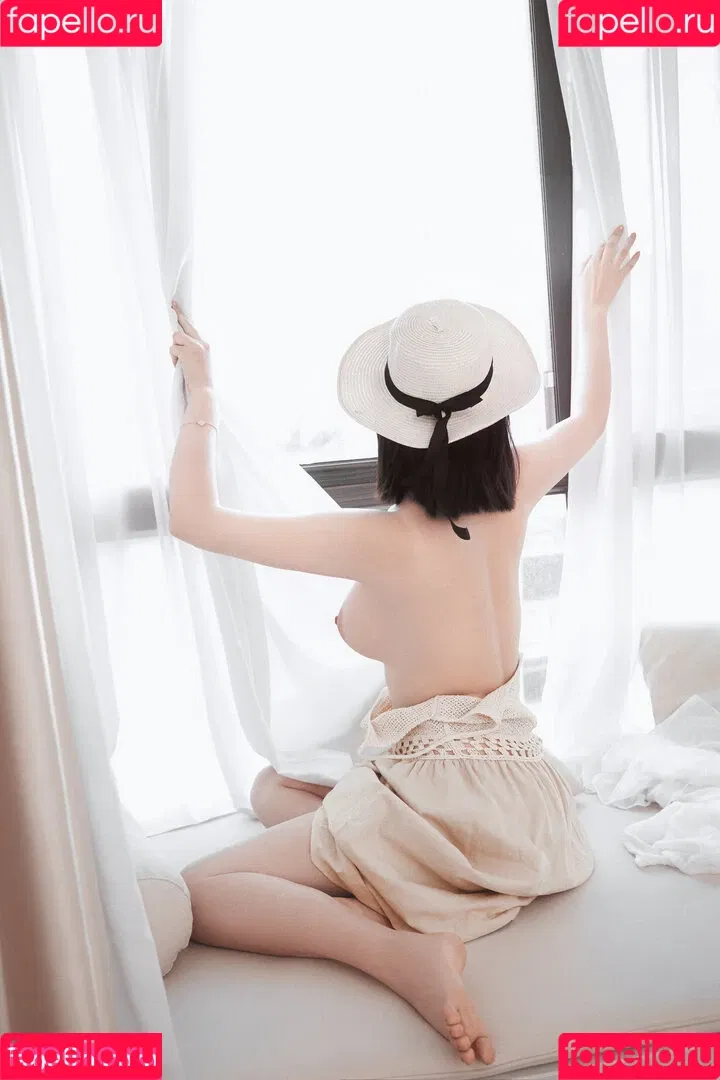 nianlin / nnian_ / nnian_011 Onlyfans Photo Gallery 