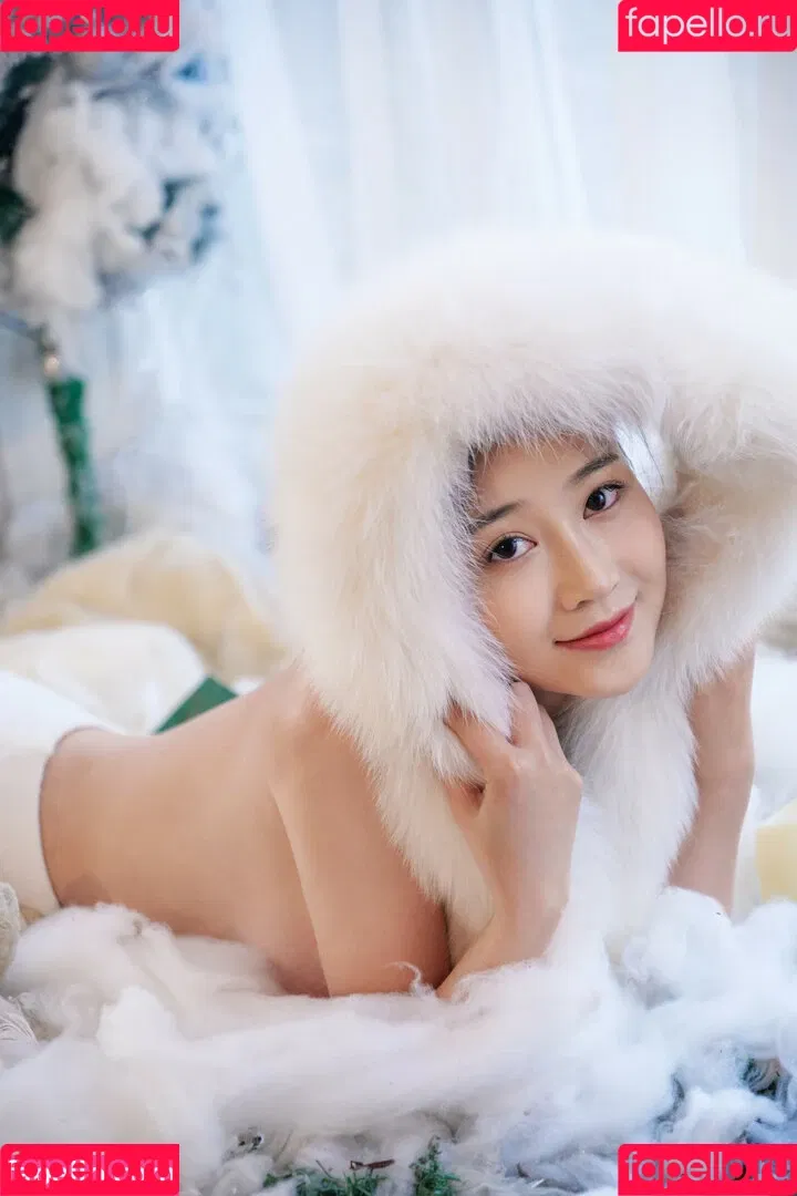 nianlin / nnian_ / nnian_011 Onlyfans Photo Gallery 