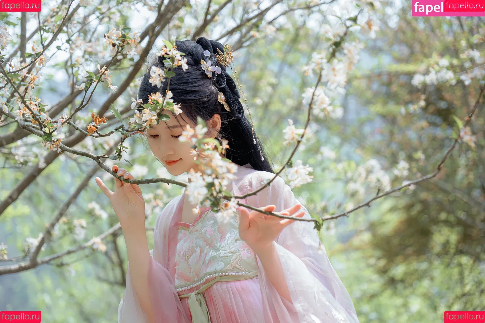 nianlin / nnian_ / nnian_011 Onlyfans Photo Gallery 