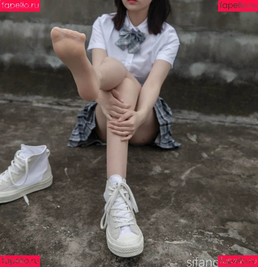 nianlin / nnian_ / nnian_011 Onlyfans Photo Gallery 