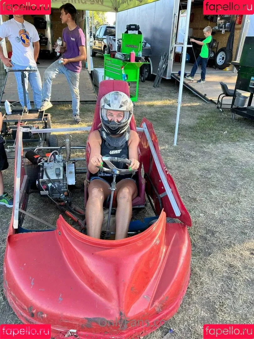 halfadime86 / yelladiamond86 Onlyfans Photo Gallery 