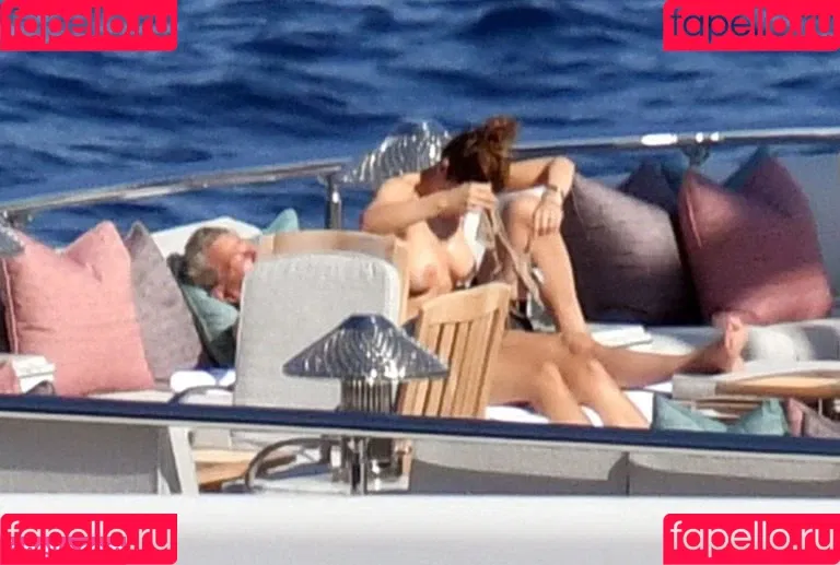 Katharine Foster / Katharine McPhee / katharinefoster Onlyfans Photo Gallery 