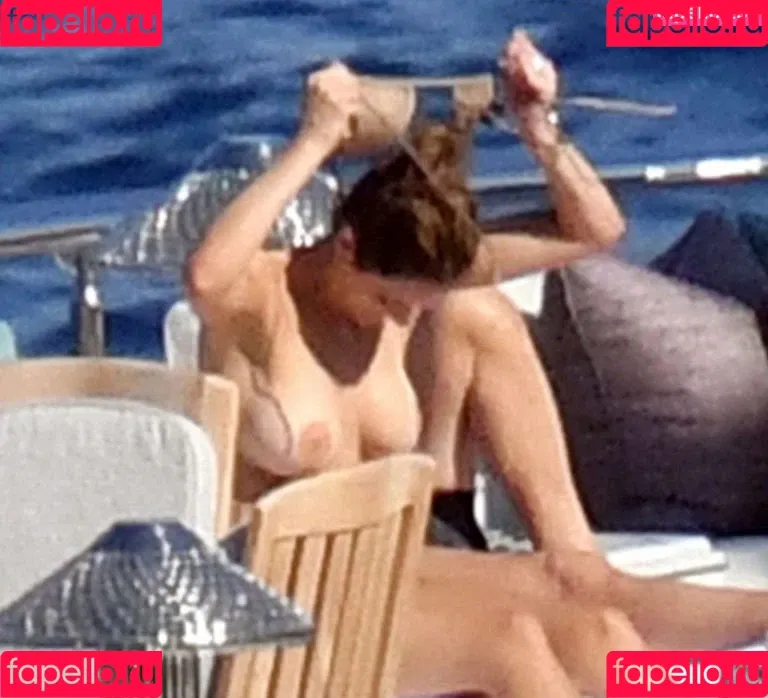 Katharine Foster / Katharine McPhee / katharinefoster Onlyfans Photo Gallery 