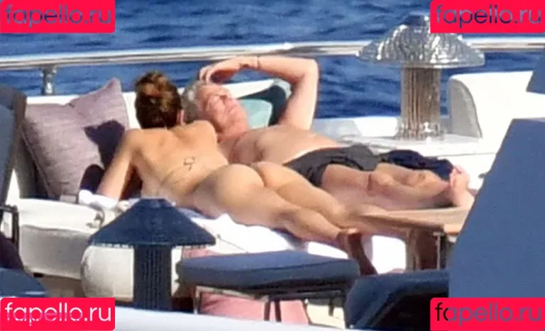 Katharine Foster / Katharine McPhee / katharinefoster Onlyfans Photo Gallery 